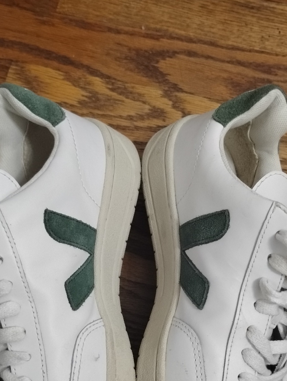 Veja -12 Leather Low Top Sneaker W9 - Picture 7 of 12
